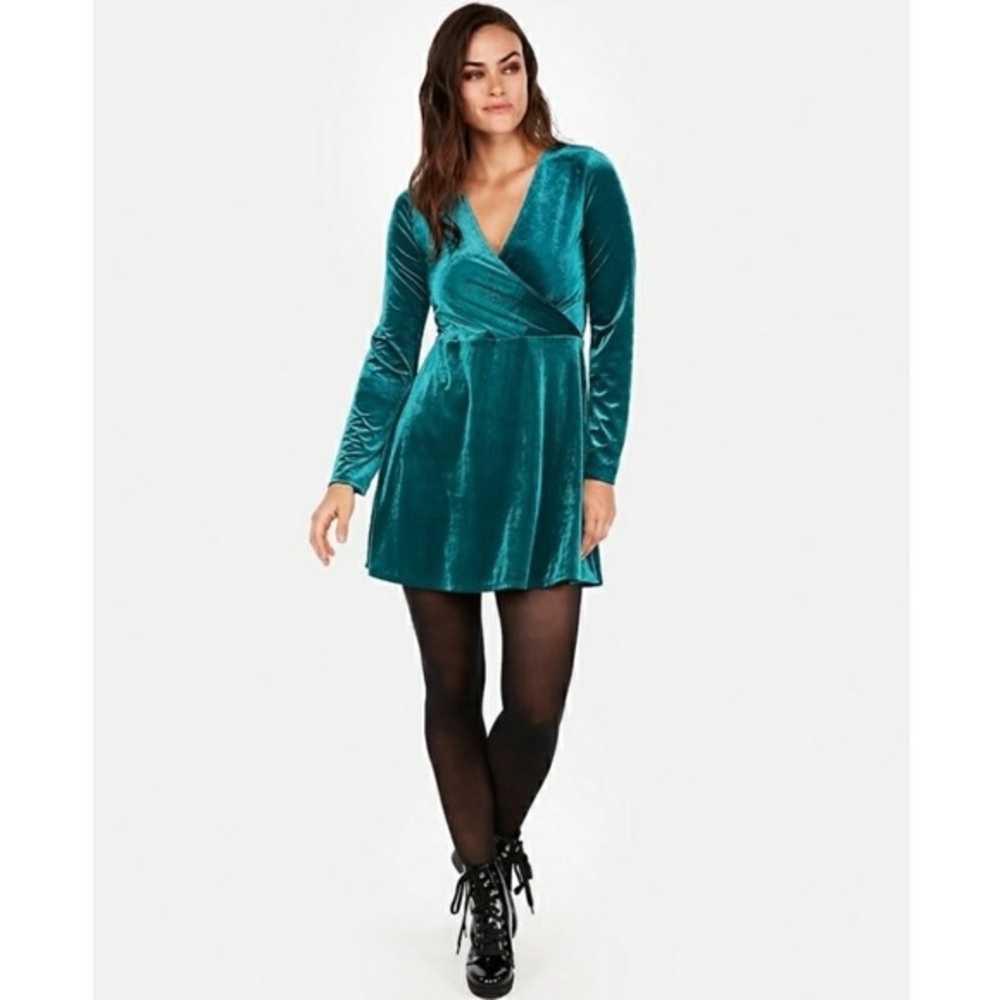 EXPRESS green velvet long sleeve surplice dress